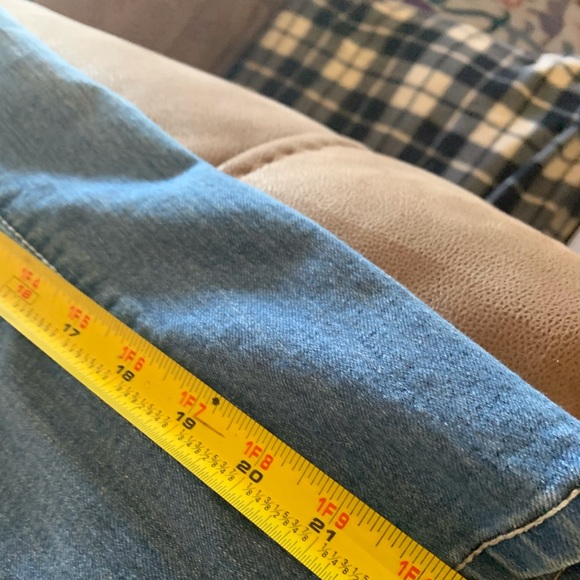 Weekend Capri Jeans - Picture 5 of 11